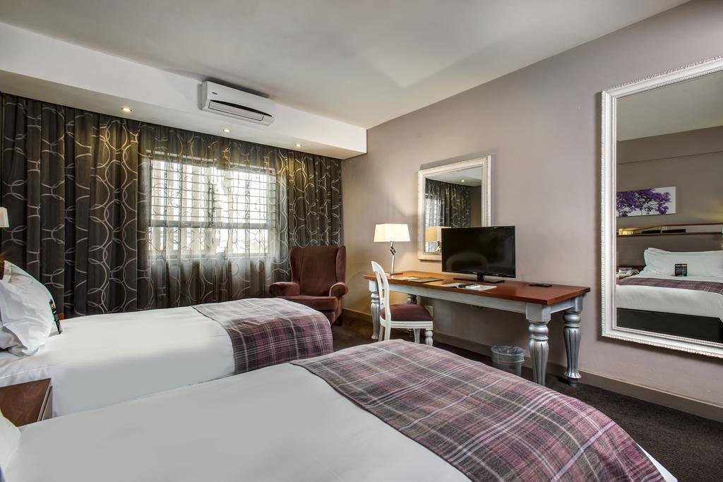 Anew Hotel Hatfield Претория Номер фото